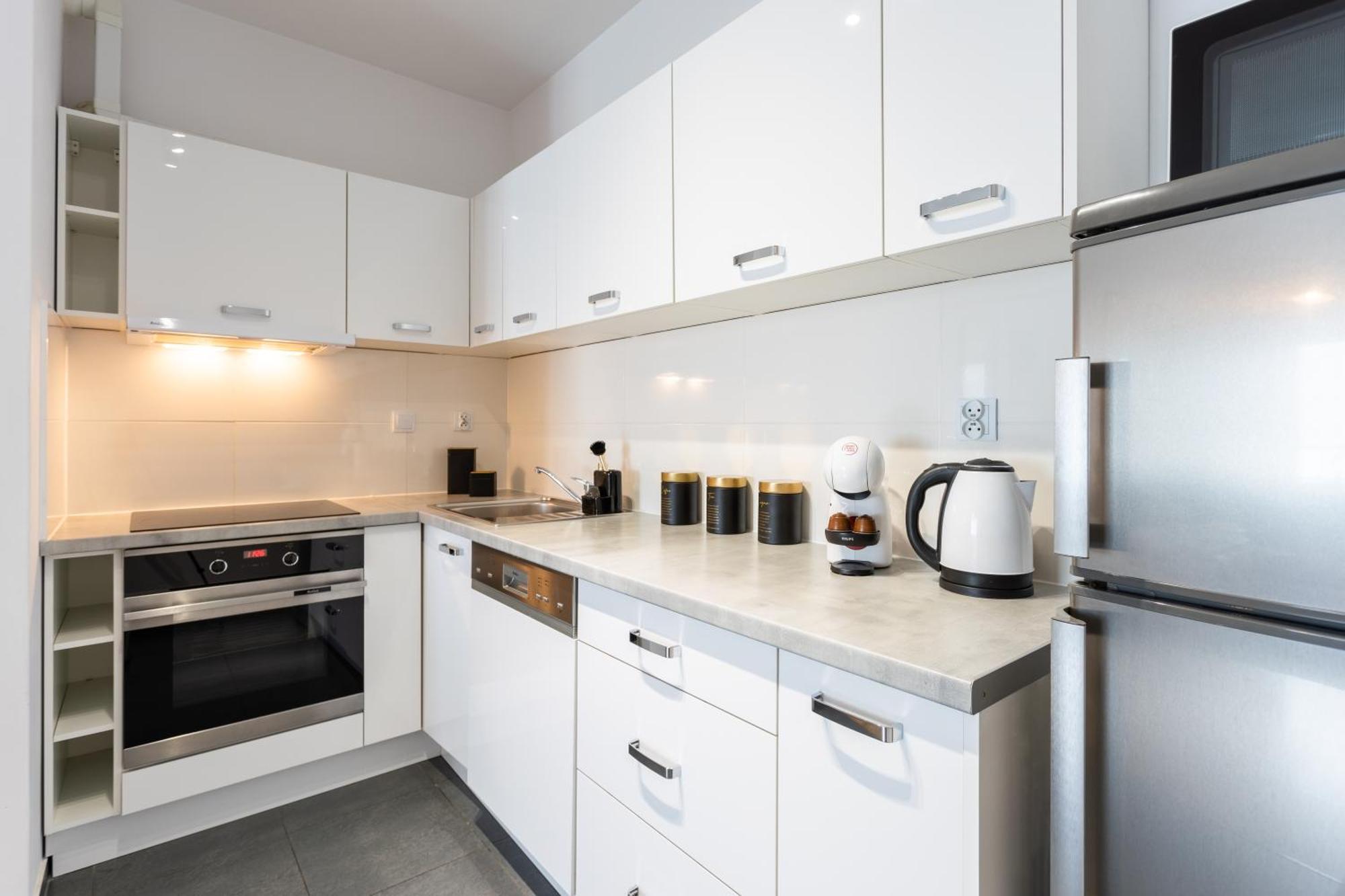 Urban Chic - Pereca - Rondo Onz - Luxury Warsaw Stays - 14 People Екстериор снимка
