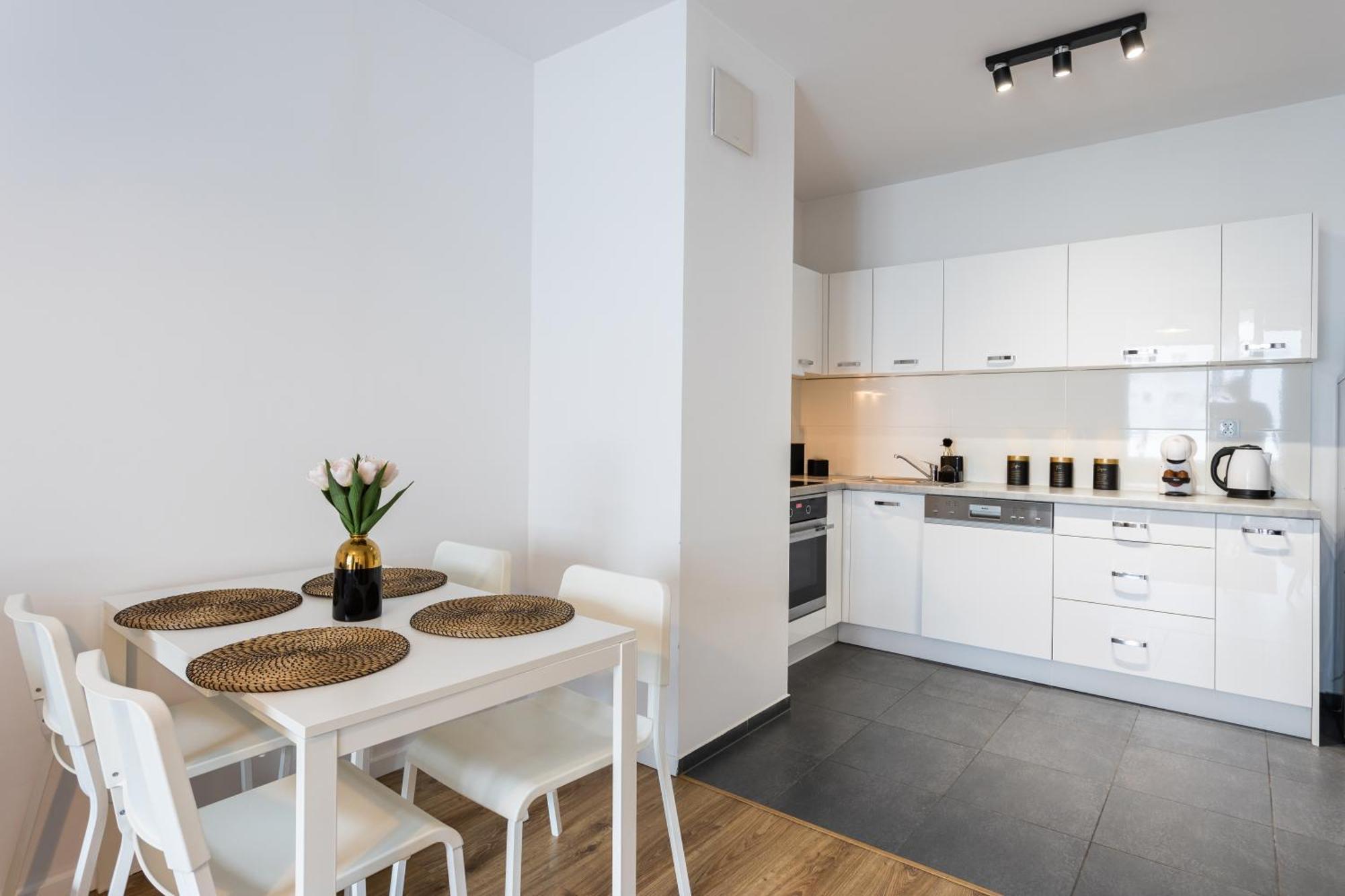 Urban Chic - Pereca - Rondo Onz - Luxury Warsaw Stays - 14 People Екстериор снимка