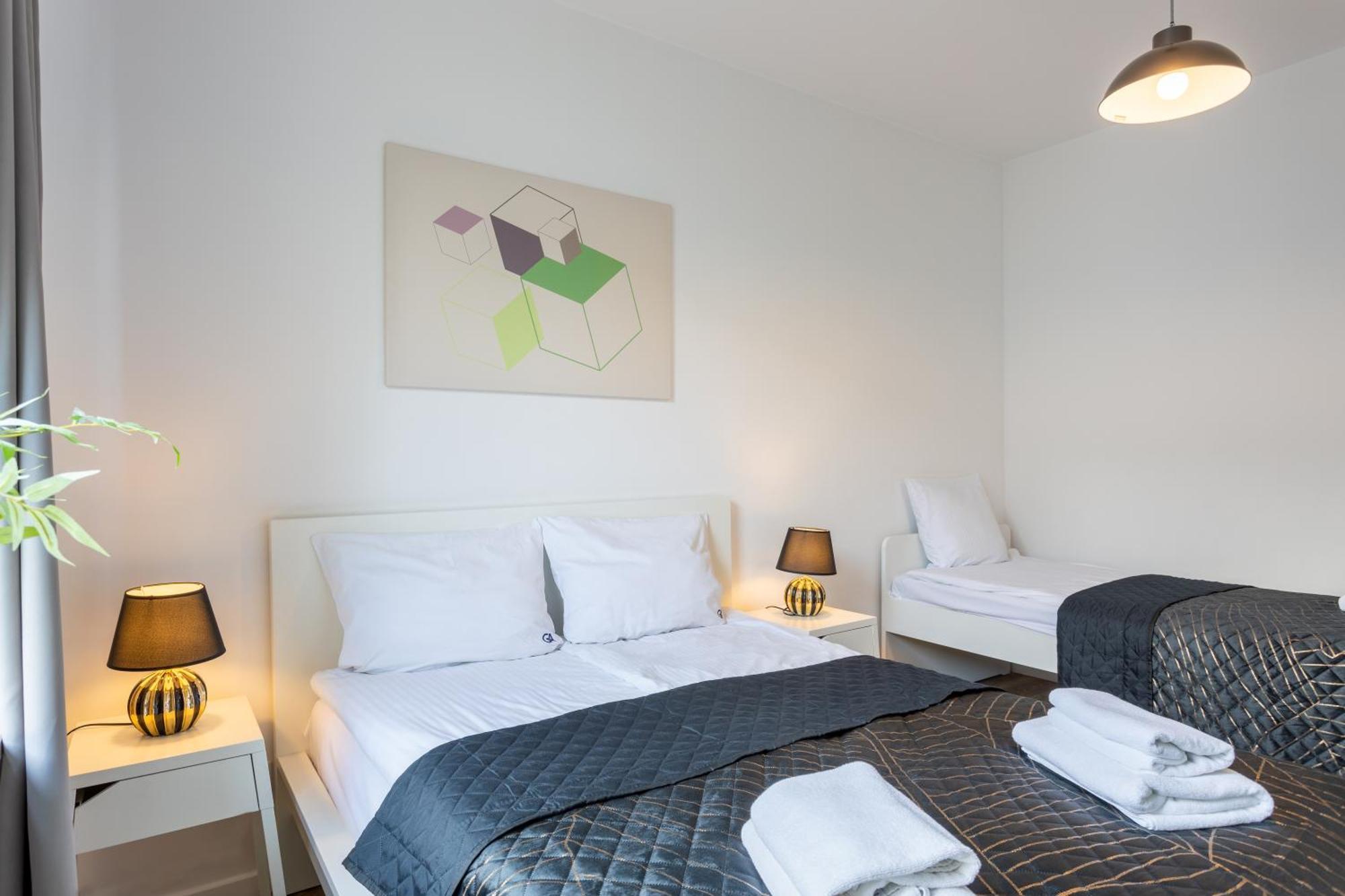 Urban Chic - Pereca - Rondo Onz - Luxury Warsaw Stays - 14 People Екстериор снимка